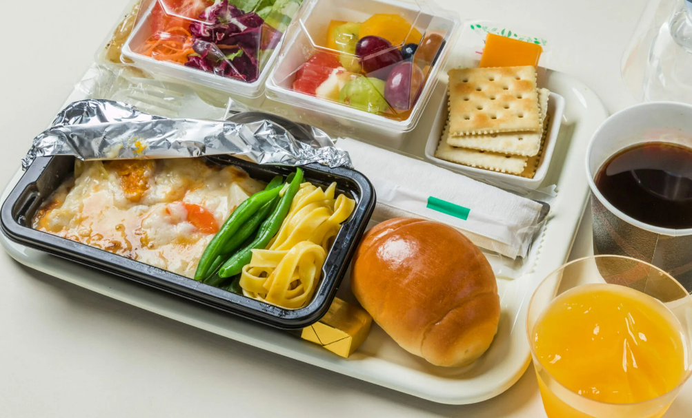 CAAT разрешает подавать еду и напитки на внутренних рейсах Таиланда