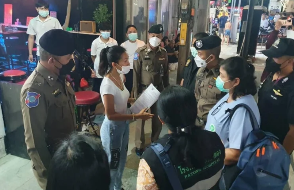 Туристическая полиция обыскивает Бангла из-за торговли каннабисом