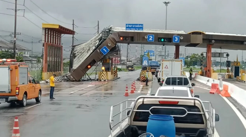 В Таиланде обрушилась крыша над пунктом взимания платы  у ворот Банг-Паконг на шоссе ведущем в сторону Паттайи