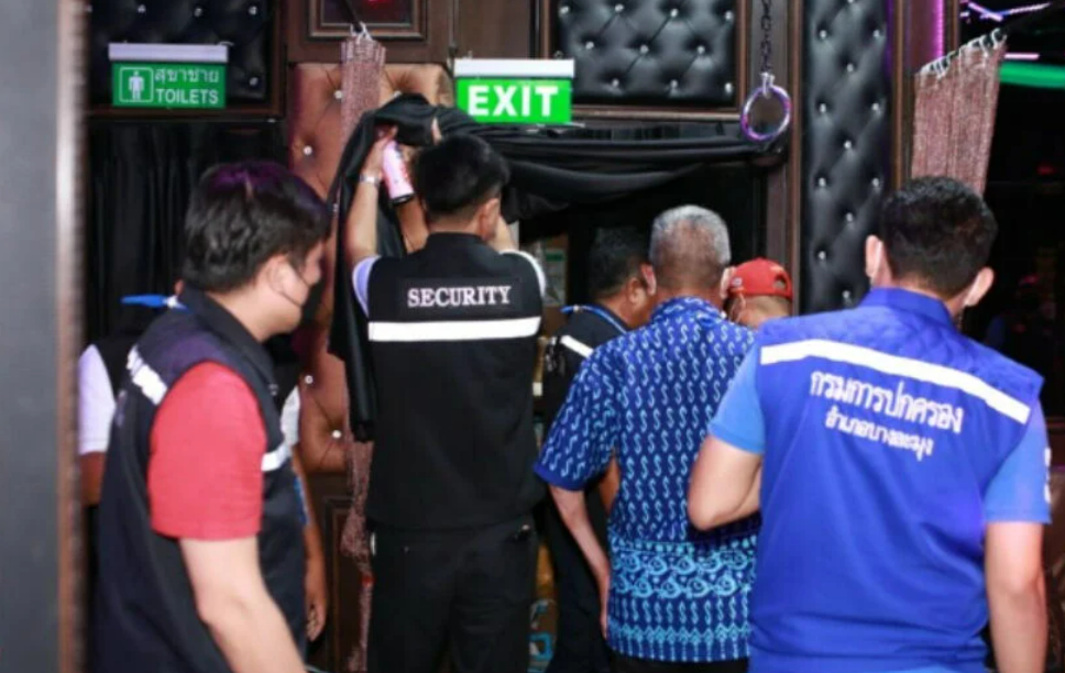 Несколько баров и ночных клубов не прошли проверку на пожарную безопасность в Паттайе, Таиланд