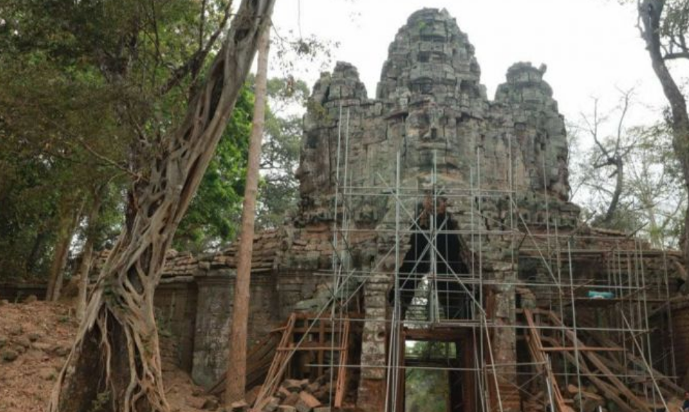 Ремонт ворот Такав — западных ворот храма Ангкор Том — завершен на 97 процентов