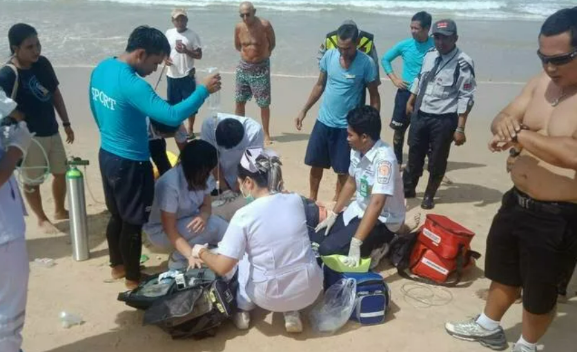 Турист из России утонул на пляже Карон