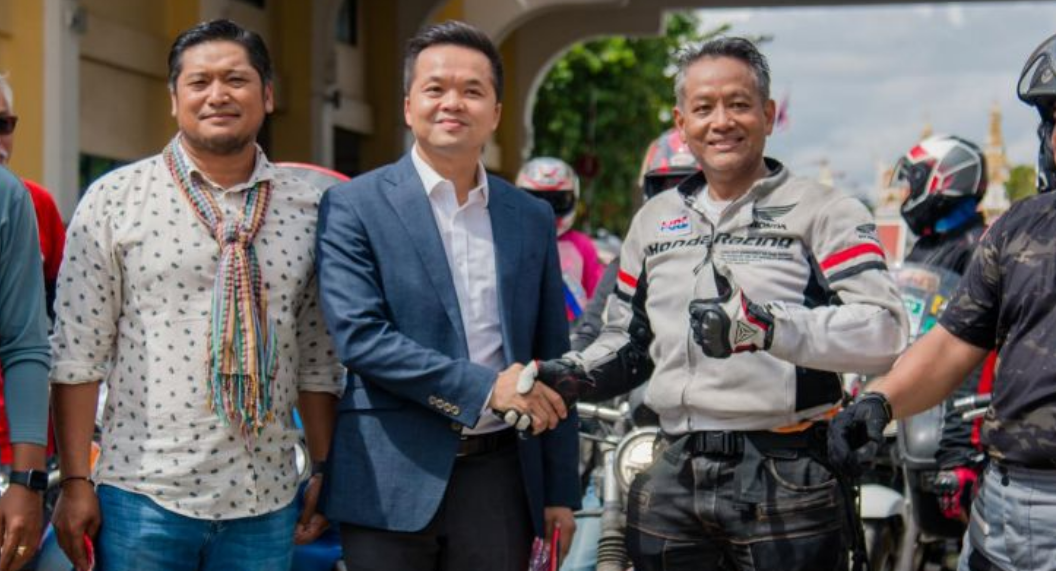 Туристы-мотоциклисты из Таиланда посетили  Сием Рип