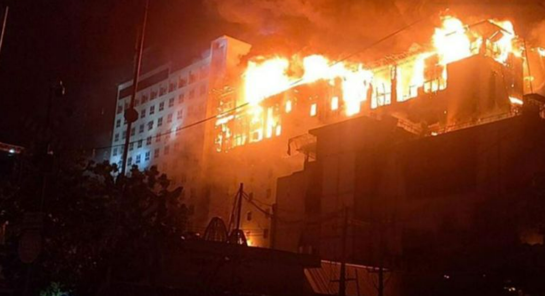 По меньшей мере 10 человек погибли при пожаре в казино в Пойпете