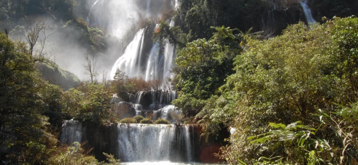 Красота и страшная сила: подборка атмосферных водопадов Таиланда