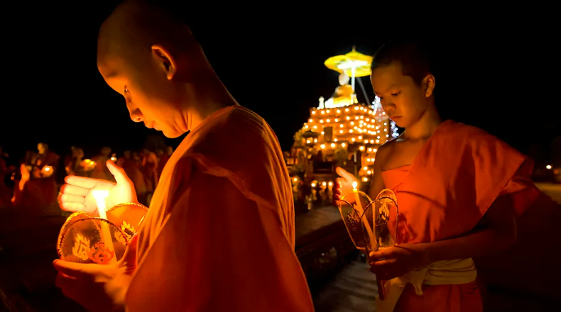 3 июня Таиланд отметит День рождения Королевы Сутхиды и буддистский праздник Висакха Буча