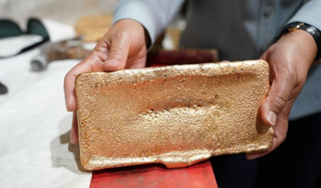 Камбоджа переработала 6 727 кг золотых слитков Доре