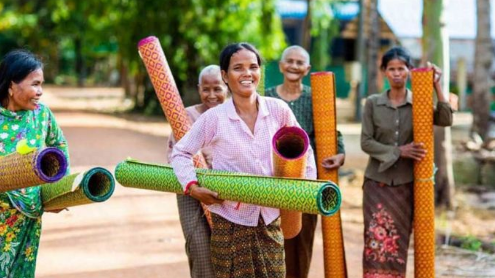 Исчезающее искусство традиционного плетения циновок Ph'av в Камбодже