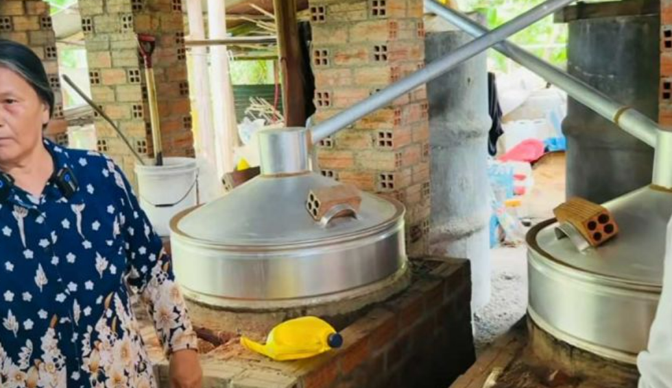 Традиционное рисовое вино Камбоджи продолжает привлекать жаждущих туристов