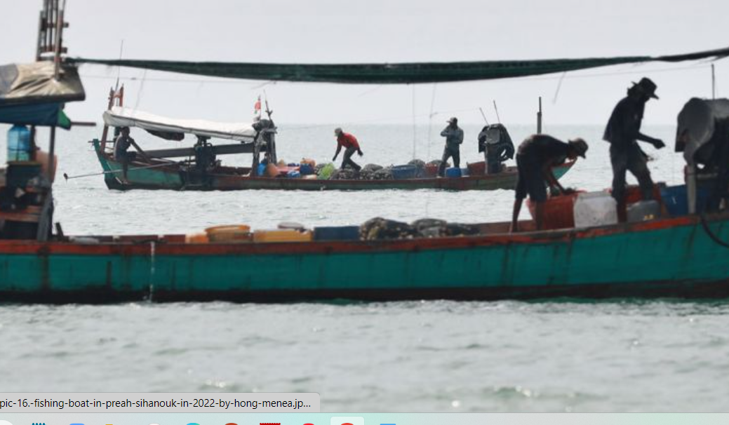 Рыбаков и туристов предупредили о шторме на море
