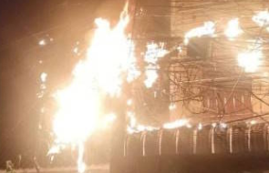 Коммуникационные провода загорелись на Soi Paniang в Рассаде и едва не подожгли жилые дома