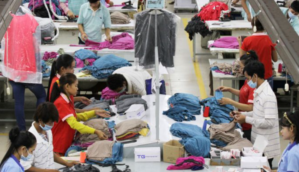 Экспорт одежды снижается на фоне глобального спада