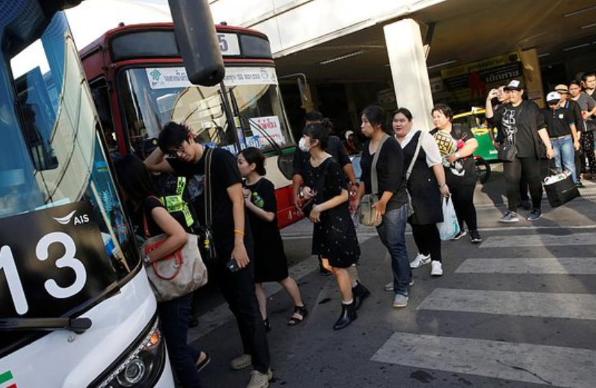 Турист прокатился на автобусе в Таиланде и лишился более полумиллиона рублей