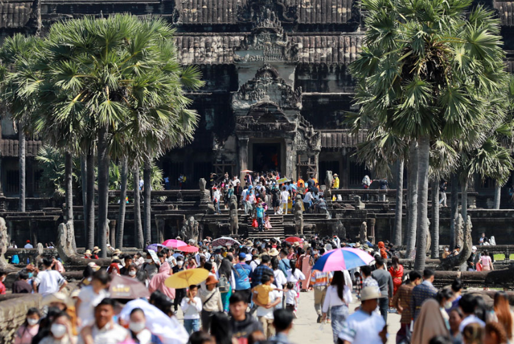 AE продемонстрировала 50-процентный рост числа иностранных туристов в парке Ангкор в январе