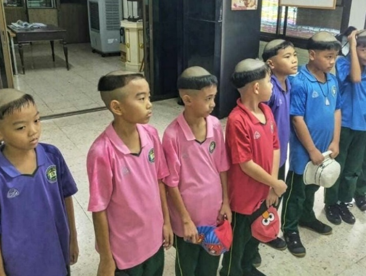 Западная церковь постригла тайских детей в стиле католических монахов