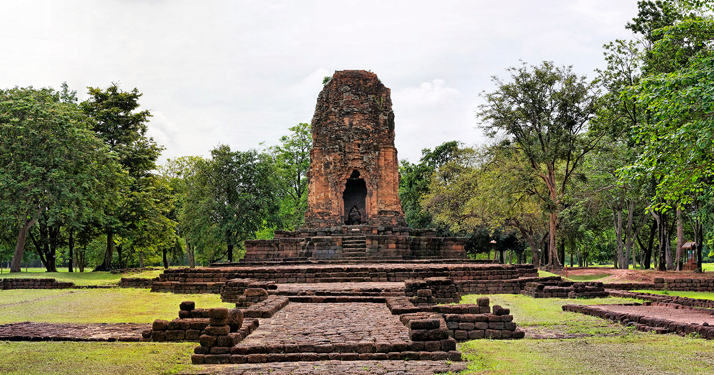 Древнее место в Таиланде за одну ночь стало бешено популярным у туристов, началось дикое паломничество