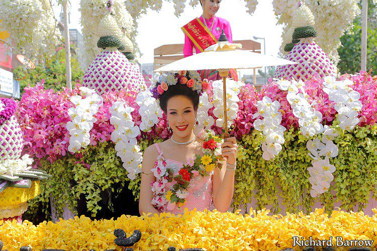 Февраль 2017 в Таиланде: клубника, цветы, кино и музыка