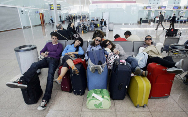 Группа российских школьников неделю не может вылететь из Таиланда