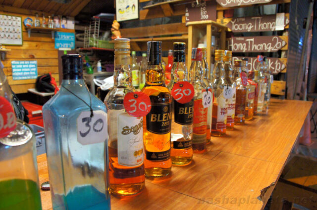 Продавцы алкоголя в Таиланде подали петицию против запрета онлайн-продаж