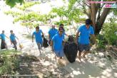 Очистка пляжей на острове