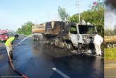 Пожар во время движения грузовика с прицепом на Route Нга - залив Пханг-Нга
