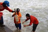 Чтобы развеять опасения туристов, на Пхукете публично проверили качество морской воды.