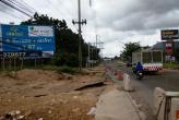 Затянувший ремонт дорожного полотна на Bypass Rd. вызвал беспокойство у отвечающего за проект инженера Чалермпона Вонгкьяттикуна из Депаратамента скоростных магистралей.