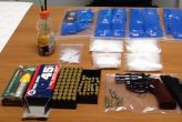 Полиция накрыла сеть торговцев наркотиками на Пхукете. К настоящему моменту задержаны три человека, изъяты 70 тыс. таблеток метамфетамина и около 500 грамм кристаллов. Полиция ищет очередного поставщика в цепочке, известно только как Мистер Чэн