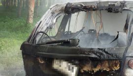 Range Rover загорелся на главном шоссе острова.  Находившаяся за рулем женщина не пострадала, но машины выгорела полностью. Возгорание могло произойти из-за неисправности проводки