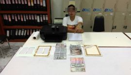 Полиция Пхукет-Тауна задержала на воскресной ярмарке на Таланг-Роуд женщину с поддельной банкнотой в 1000 бат. Еще больше фальшивок было найдено у нее дома
