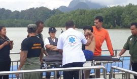 Два туристических судна столкнулись у острова Кхао-Хуа-Яй в заливе Пханг-Нга (к западу от острова Джеймса Бонда) около 13:30 понедельника, 31 июля