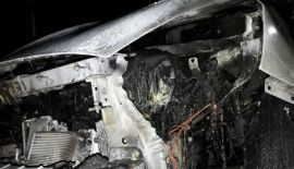 Жителя Пхукета разыскивают за поджог машины бывшей партнерши. Хозяйка машины заявила правоохранителям, что машину мог поджечь ее бывший партнер, с которым она рассталась