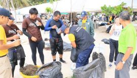 В понедельник, 5 ноября, у побережья Патонга прошел массовый подводный субботник. Участники мероприятия собрали 412 кг мусора