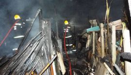 Крупный пожар произошел в Сапан-Хине поздним вечером 13 января. Шесть жилых домов были полностью уничтожены огнем. Расследование обстоятельство происшествия пока не завершено