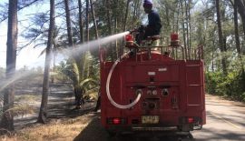 Крупный пожар произошел на территории нацпарка Khao Lampi - Hat Thai Mueang National Park в среду, 27 февраля