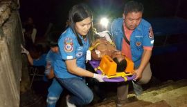 Двое рыбаков из Краби были госпитализированы после срабатывания взрывного устройства у входа в одну из пещер на небольшом острове Лао-Дуа в заливе Пханг-Нга. Полиция полагает, что бомба была установлена, чтобы защитить бизнес по сбору птичьих гнезд
