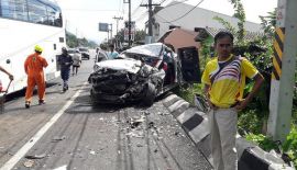 Дорожная авария с участием пикапа, мотоцикла и туристического автобуса произошла  на трассе 4311 в провинции Пханг-Нга. Четыре человека погибли