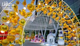 Фото: Главная новогодняя ель Таиланда в Бангкоке