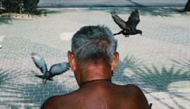 Британский фотограф Ларри Хэллегуа провел несколько дней на городском пляже Паттайи и сделал серию снимков «без прикрас»