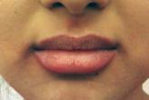 контур губ, цвет пигмента максимально приближен к натуральному цвету губ