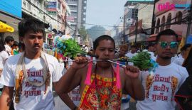 Вегетарианский фестиваль на Пхукете: 11 Октября. Церемония шествия, организованная китайскими храмами