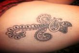 первая работа в качестве татуировщика - пейсли, индийсские огурцы.