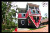 Дом к верх дном ! (Phuket Upside Down House (Baan Teelanka))