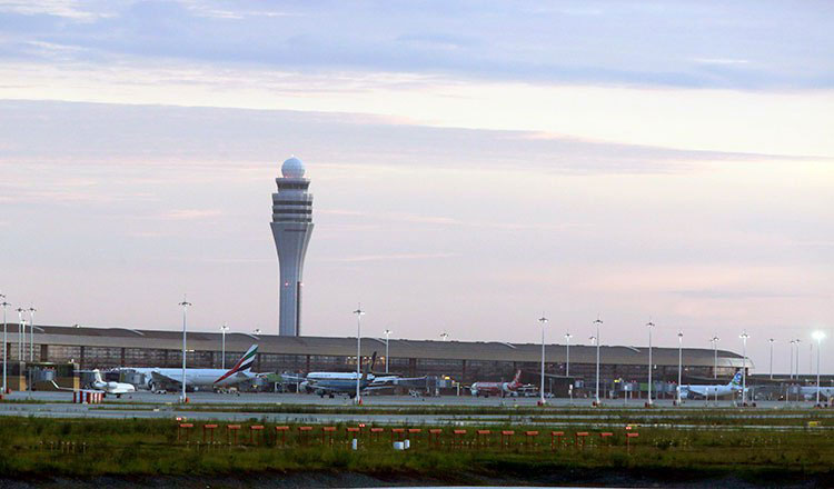 Напряженность на Ближнем Востоке частично нарушает воздушное сообщение с Камбоджей.