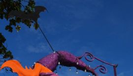 Декорации к Хеллоуину установили в Патонге